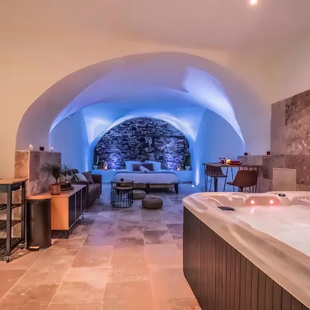 Hotel del amor Les Nuits Envoûtées Le Bosc (Herault)