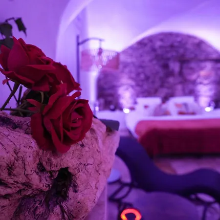 Les Nuits Envoûtées Love hôtel Le Bosc (Herault)